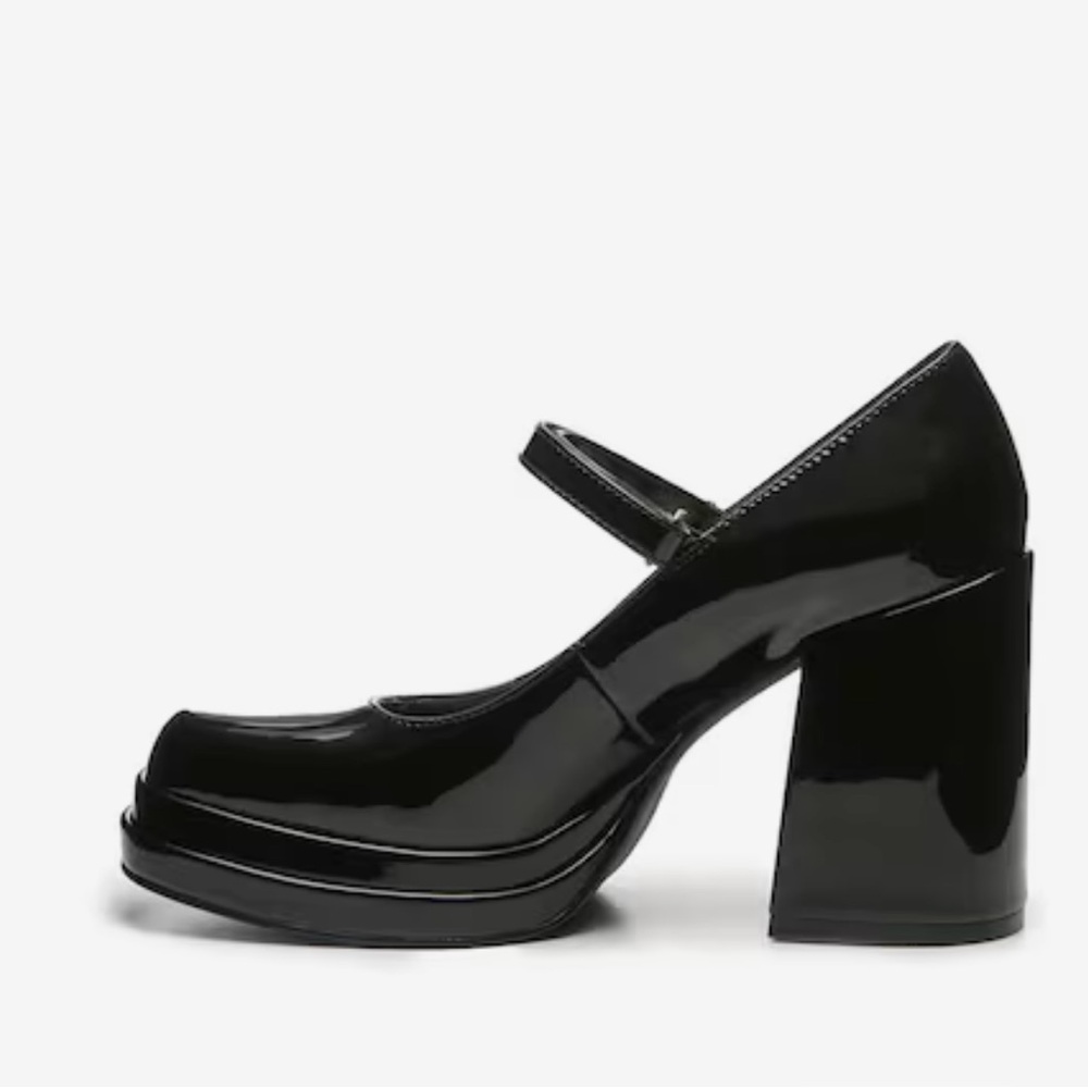 Steve Madden Mary Jane style mid heel